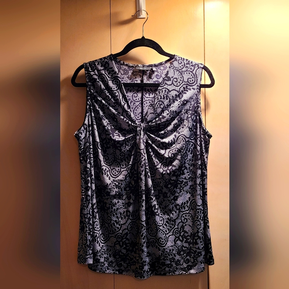 APT 9 Women's Sleeves Top 0X New with out tags Black, White